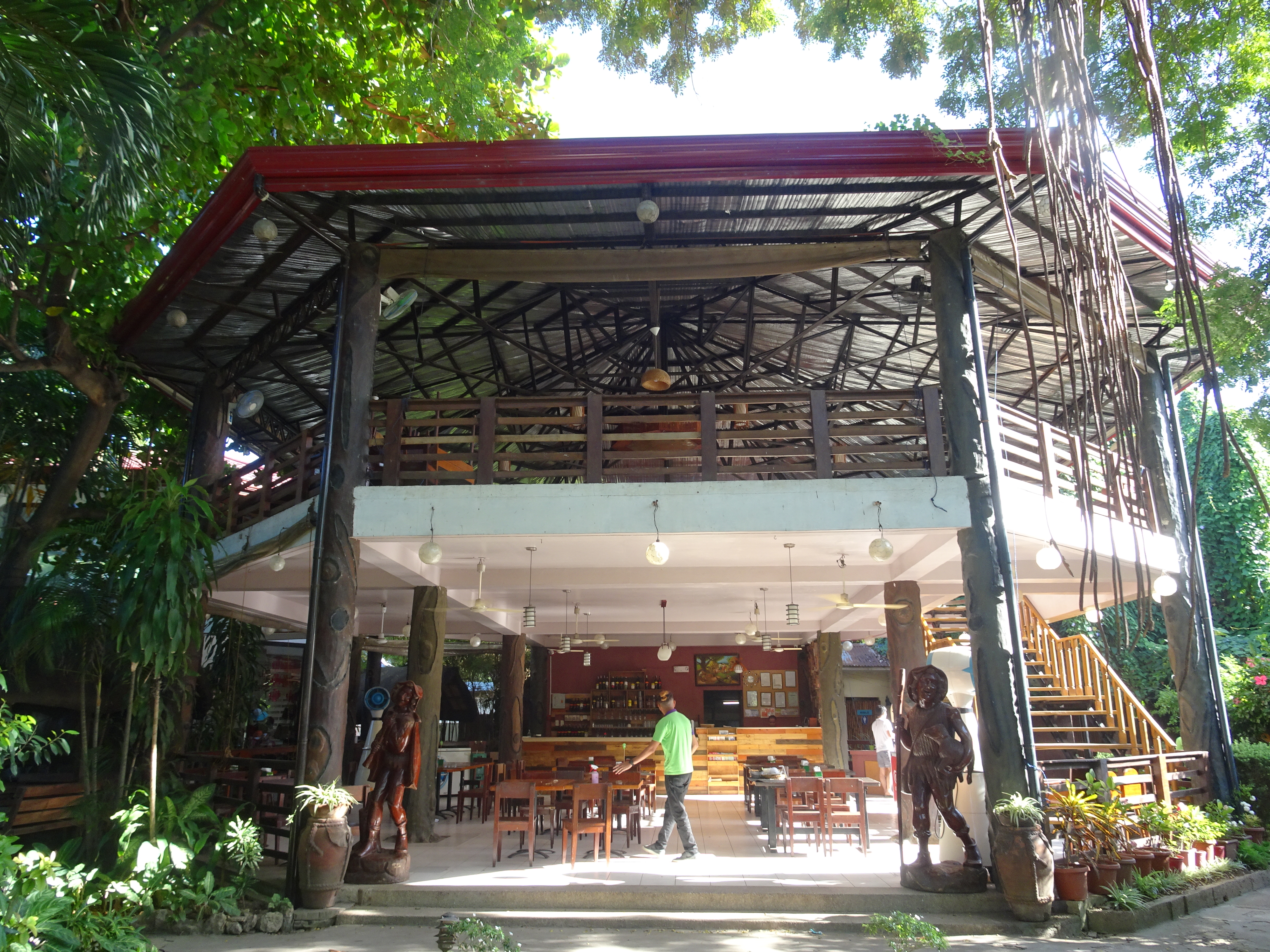 マクタン島で人気のレストラン『マリバゴグリル』